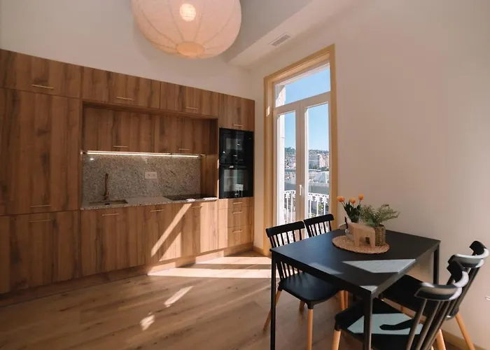 Elegancia Luz Y Calidez - Apto 4 By